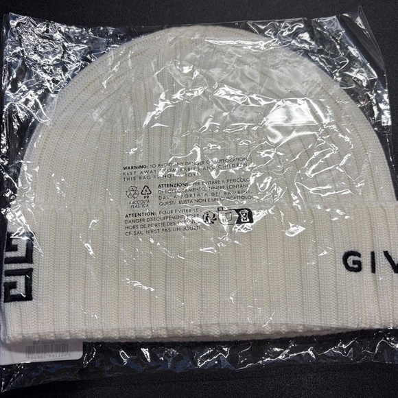 GIVENCHY Logo Ribbed Wool Beanie - brand new unworn - Picture 4 of 4